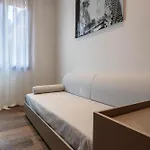 Luxury House In Marchesana 150 Mq Apartmán
