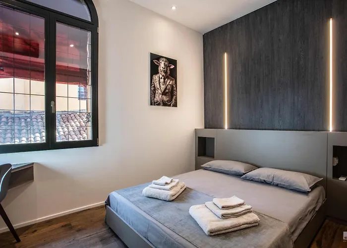 아파트 Luxury House In Marchesana 150 Mq