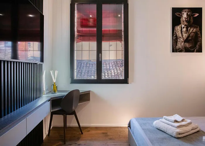 아파트 Luxury House In Marchesana 150 Mq