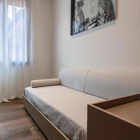 Luxury House In Marchesana 150 Mq Lägenhet